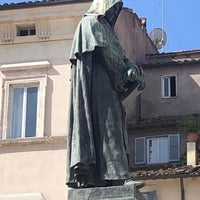 Photo taken at Monumento a Giordano Bruno by Gunther S. on 5/29/2022