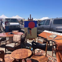 Photo taken at Alameda Point Antiques Faire by Travis T. on 9/4/2022