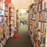 Das Foto wurde bei BookMark Limited Bookstore von BookMark Limited Bookstore am 4/26/2014 aufgenommen