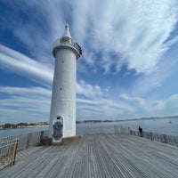 Photo taken at 江ノ島白灯台 (湘南港灯台) by Takashi S. on 2/23/2023