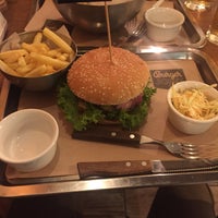 Das Foto wurde bei Burger Joint von Doğan A. am 8/21/2017 aufgenommen
