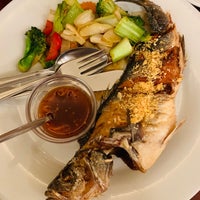 Das Foto wurde bei Bangkok Thai Restaurant von Aphirat ♡ S. am 8/21/2019 aufgenommen