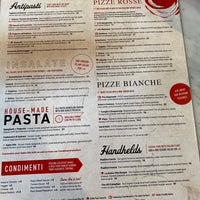 Foto scattata a Piatto Pizzeria + Enoteca da Rick A. il 9/1/2023