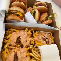 Photo taken at In-N-Out Burger by Rubis 🙋🏻 on 6/20/2020