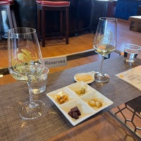 Foto tomada en LXV Wine &amp;amp; Pairings Downtown Tasting Room  por Veronica R. el 9/5/2021