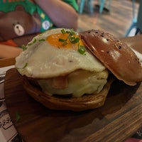 Photo taken at Smart Burger by RODOLFO M. on 3/15/2022
