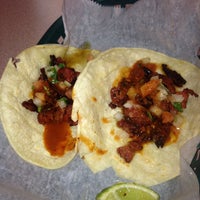 Foto diambil di Tacos Lupita oleh Yoanna J. pada 2/11/2015