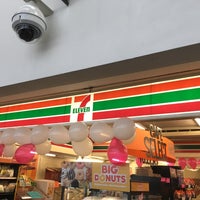 Photo taken at 7 Eleven by Jose on 2/10/2017