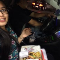 Photo taken at In-N-Out Burger by Nica E. on 10/13/2015