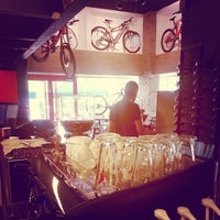 6/30/2014에 &amp;#39;@&amp;#39; Emr님이 Bisiklet Evim Bike &amp;amp; Cafe에서 찍은 사진