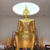 Photo taken at Wat Thatsanarun Suntharikaram (Wat Taphan) by 🎀 Ɗ ä ℜ ä 🎀 on 10/6/2017