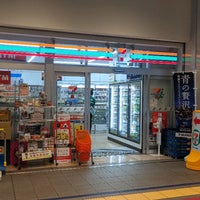 Photo taken at 7-Eleven by 秋庭 誠. on 8/29/2021