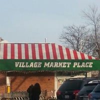 12/30/2012 tarihinde Annette Q.ziyaretçi tarafından Village Market Place Inc'de çekilen fotoğraf