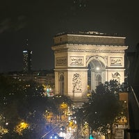 Photo taken at Radisson Blu Hôtel  Paris Champs-Élysées by Khalifa Khalid on 11/6/2022