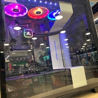 Photo taken at Micro Center by hoda007 on 7/19/2022