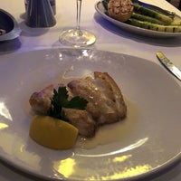 Photo taken at Oceanaire Seafood Room by Dmitry G. on 11/5/2018