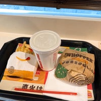 Photo taken at Burger King by 黒 こ. on 11/19/2022