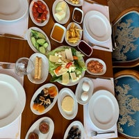 Photo taken at Sultan Köşkü Cafe &amp;amp; Restaurant by Abdullah T. on 9/8/2019