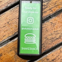 รูปภาพถ่ายที่ Shake Shack โดย Pat D. เมื่อ 7/12/2023