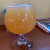 รูปภาพถ่ายที่ Somerville Brewing (aka Slumbrew) Brewery + Taproom โดย Graham E. เมื่อ 2/15/2020