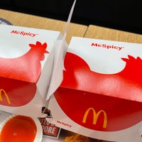 Photo taken at McDonald&amp;#39;s &amp;amp; McCafé by Ong Xiang 王. on 3/29/2022