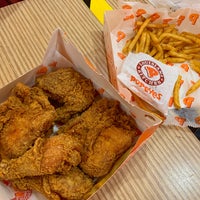 Photo taken at Popeyes Louisiana Kitchen by Ong Xiang 王. on 9/9/2020