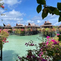 Photo taken at Mabul Water Bungalows by Ong Xiang 王. on 6/28/2022