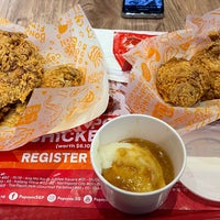 Photo taken at Popeyes Louisiana Kitchen by Ong Xiang 王. on 11/25/2020