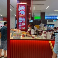 Photo taken at Shihlin Taiwan Street Snacks 士林台灣小吃 by Ong Xiang 王. on 6/7/2022