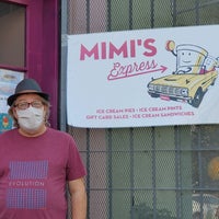 Photo taken at Screamin&amp;#39; Mimi&amp;#39;s by Vincent L. on 9/1/2020
