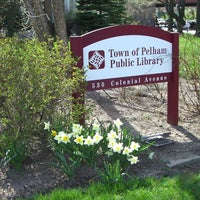 Foto scattata a Town of Pelham Public Library da Town of Pelham Public Library il 4/1/2014