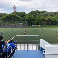 Photo taken at 日本体育大学 健志台キャンパスサッカー場 by 73 on 5/6/2018