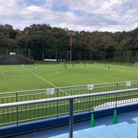 Photo taken at 日本体育大学 健志台キャンパスサッカー場 by 73 on 10/28/2018