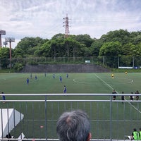 Photo taken at 日本体育大学 健志台キャンパスサッカー場 by 73 on 5/6/2018