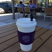 Photo taken at The Coffee Bean &amp;amp; Tea Leaf by O K. on 4/17/2018