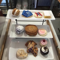 5/14/2016 tarihinde Lindsay P.ziyaretçi tarafından Dolce Bakery'de çekilen fotoğraf