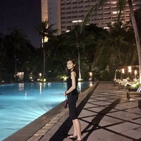 Photo taken at Swimming Pool Hotel Borobudur Jakarta by SiLiCaTE on 4/3/2017