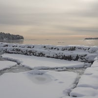 Photo taken at Toppelundin uimaranta by Tellu t. on 2/23/2022