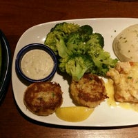 Photo taken at Red Lobster by Josue F. on 7/29/2015