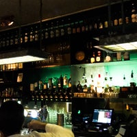 Foto diambil di Hendrix Bar &amp;amp; Restaurant oleh Carl-Cyril D. pada 6/10/2017