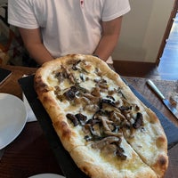6/12/2022 tarihinde Sophie Guangji W.ziyaretçi tarafından Mercato Stellina Pizzeria'de çekilen fotoğraf