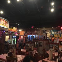 Photo taken at Famous Dave&amp;#39;s by IK.NEW on 8/1/2017