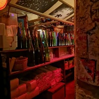 4/28/2022 tarihinde Tulin K.ziyaretçi tarafından Sake Bar Decibel'de çekilen fotoğraf