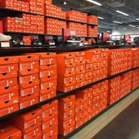 tejon outlets nike store