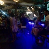 8/29/2015 tarihinde Жарко А.ziyaretçi tarafından Cocones Cocktail Bar'de çekilen fotoğraf