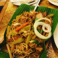 Photo taken at Buddy&amp;#39;s Restaurant by Jade E. on 4/7/2016