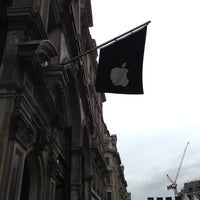 Photo taken at Apple Regent Street by Cris R. on 5/12/2013