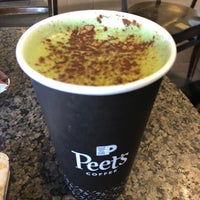 Photo taken at Peet&amp;#39;s Coffee &amp;amp; Tea by Grace on 4/18/2019