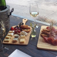 Foto tomada en Balzem Mediterranean Cuisine &amp;amp; Wine Bar  por Balzem Mediterranean Cuisine &amp;amp; Wine Bar el 6/30/2014
