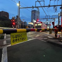 Photo taken at 品川第一踏切 by tayuru on 7/13/2023